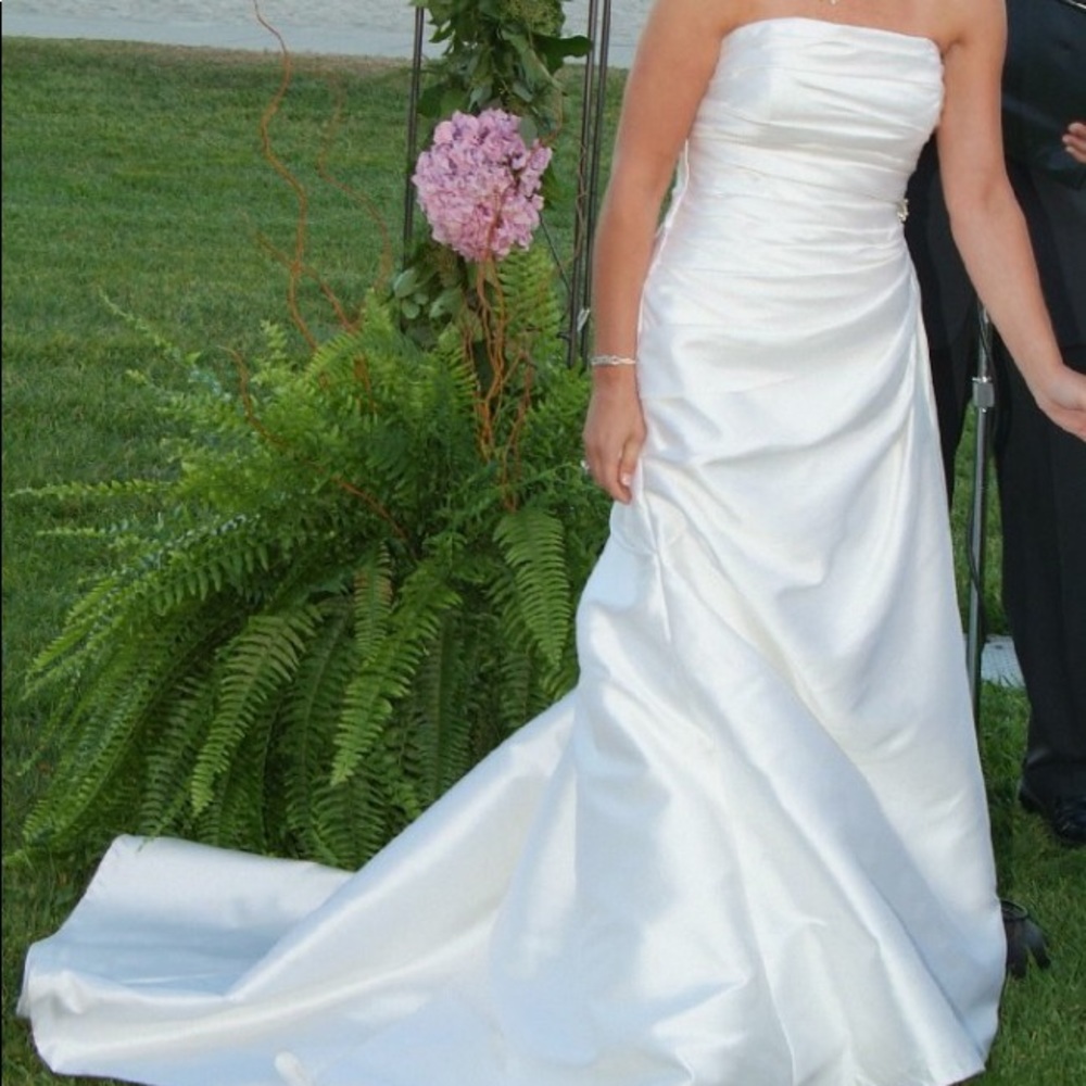 Marisa wedding dress size 6 (label size 13/14)